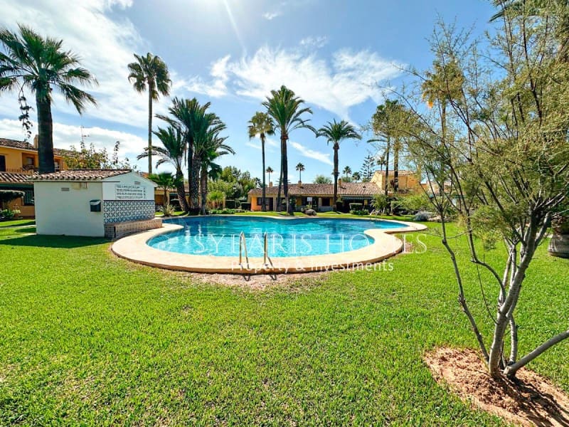 Kommersiell till salu i Denia - 120 000 € (Ref: 8940109)