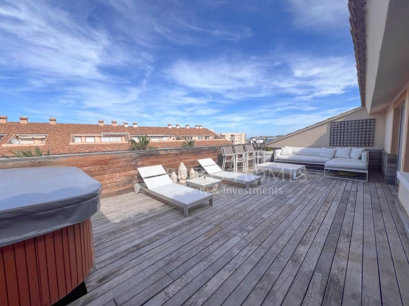 2 soveværelse Penthouse til salg i Javea / Xabia med garage - € 1.200.000 (Ref: 8950864)