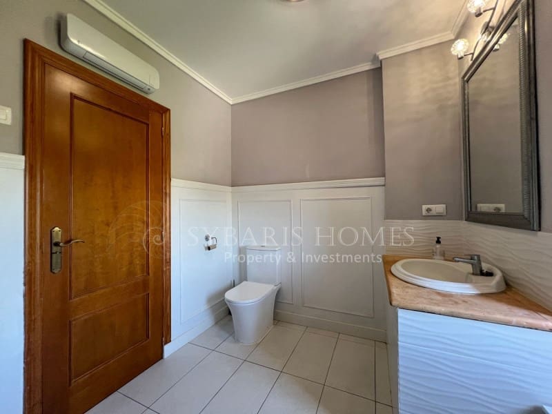 6 bedroom Villa for sale in Orba with pool garage - € 690,000 (Ref: 8976412)