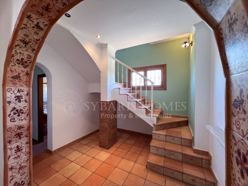 6 bedroom Villa for sale in Orba with pool garage - € 690,000 (Ref: 8976412)
