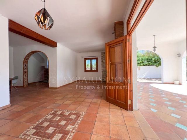 6 quarto Moradia para venda em Orba com piscina garagem - 690 000 € (Ref: 8976412)