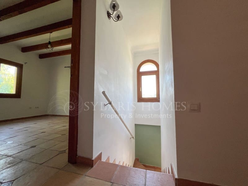 6 bedroom Villa for sale in Orba with pool garage - € 690,000 (Ref: 8976412)