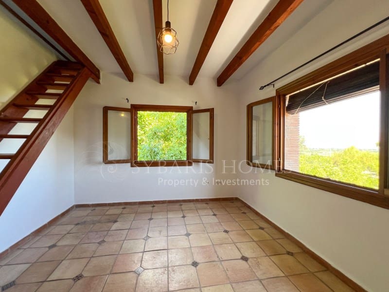 6 bedroom Villa for sale in Orba with pool garage - € 690,000 (Ref: 8976412)