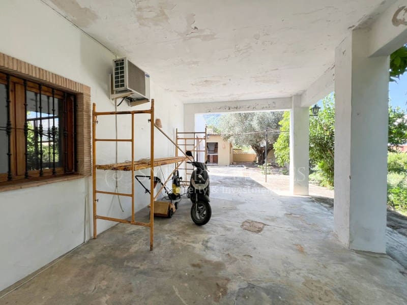 6 bedroom Villa for sale in Orba with pool garage - € 690,000 (Ref: 8976412)