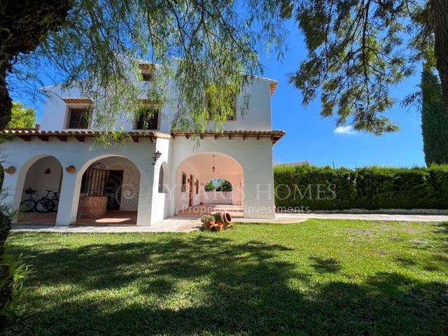 6 quarto Moradia para venda em Orba com piscina garagem - 690 000 € (Ref: 8976412)