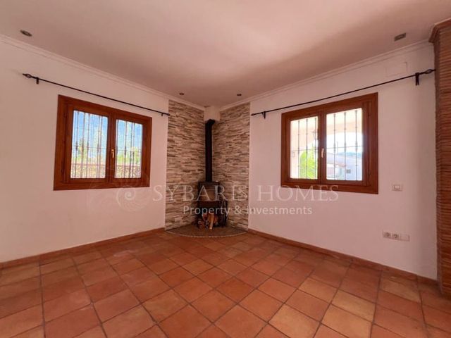 6 quarto Moradia para venda em Orba com piscina garagem - 690 000 € (Ref: 8976412)