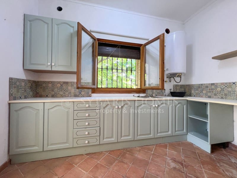 6 bedroom Villa for sale in Orba with pool garage - € 690,000 (Ref: 8976412)