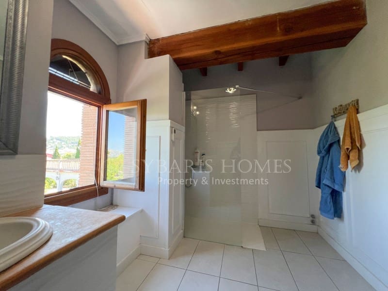 6 bedroom Villa for sale in Orba with pool garage - € 690,000 (Ref: 8976412)