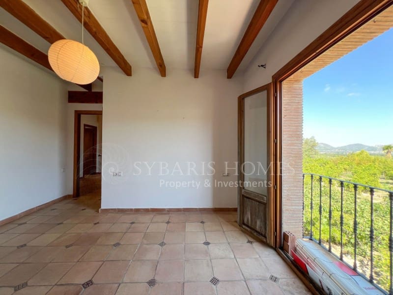 6 bedroom Villa for sale in Orba with pool garage - € 690,000 (Ref: 8976412)