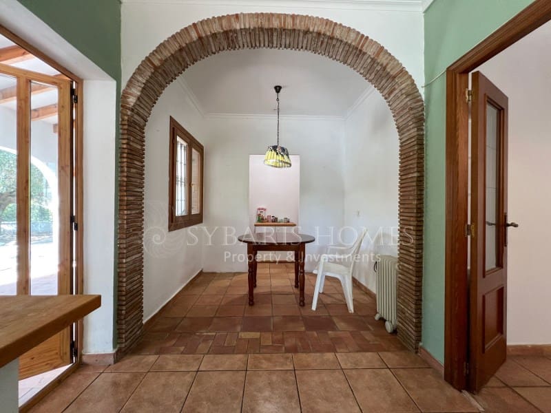 6 bedroom Villa for sale in Orba with pool garage - € 690,000 (Ref: 8976412)