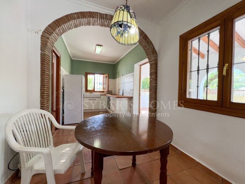 6 bedroom Villa for sale in Orba with pool garage - € 690,000 (Ref: 8976412)