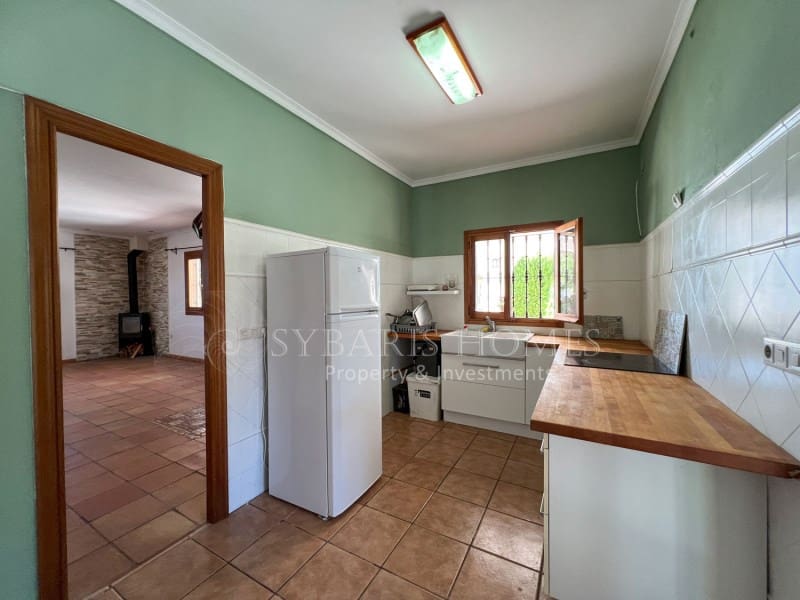 6 bedroom Villa for sale in Orba with pool garage - € 690,000 (Ref: 8976412)
