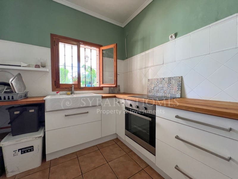 6 bedroom Villa for sale in Orba with pool garage - € 690,000 (Ref: 8976412)