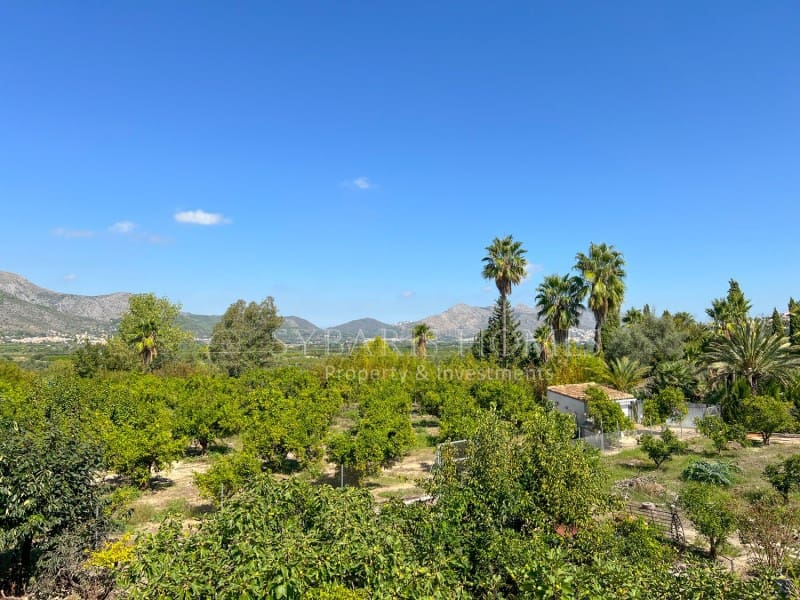 6 bedroom Villa for sale in Orba with pool garage - € 690,000 (Ref: 8976412)