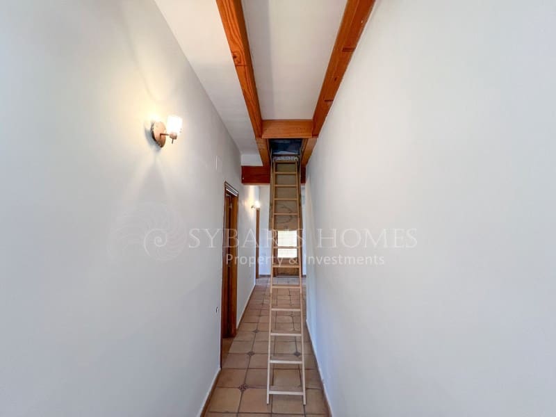 6 bedroom Villa for sale in Orba with pool garage - € 690,000 (Ref: 8976412)