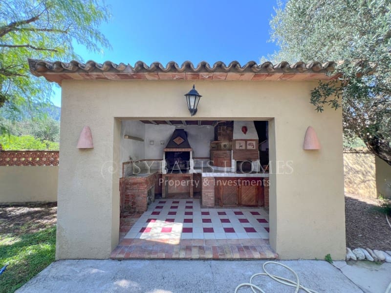 6 bedroom Villa for sale in Orba with pool garage - € 690,000 (Ref: 8976412)