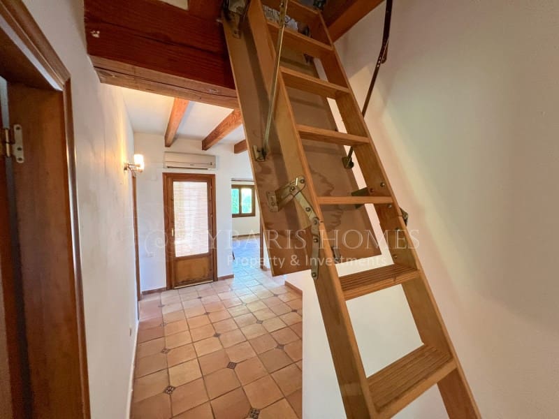 6 bedroom Villa for sale in Orba with pool garage - € 690,000 (Ref: 8976412)