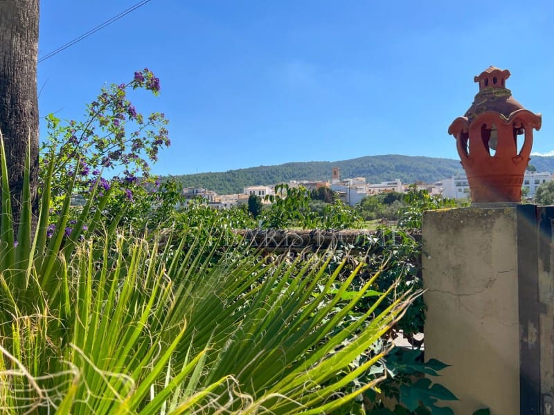 6 bedroom Villa for sale in Orba with pool garage - € 690,000 (Ref: 8976412)