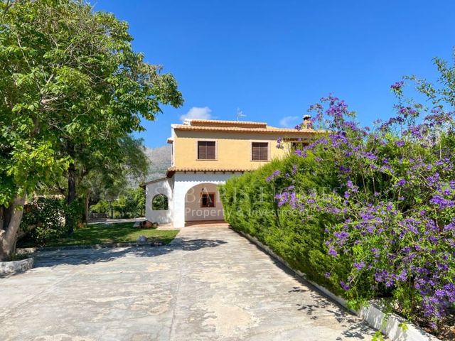 6 quarto Moradia para venda em Orba com piscina garagem - 690 000 € (Ref: 8976412)