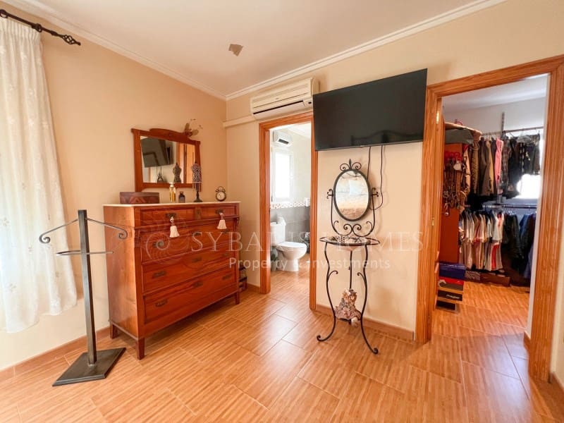 4 sovrum Villa till salu i Denia med pool garage - 490 000 € (Ref: 9003582)