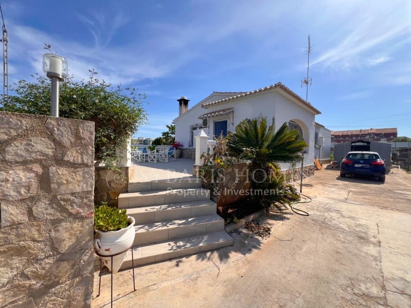 4 sovrum Villa till salu i Denia med pool garage - 490 000 € (Ref: 9003582)