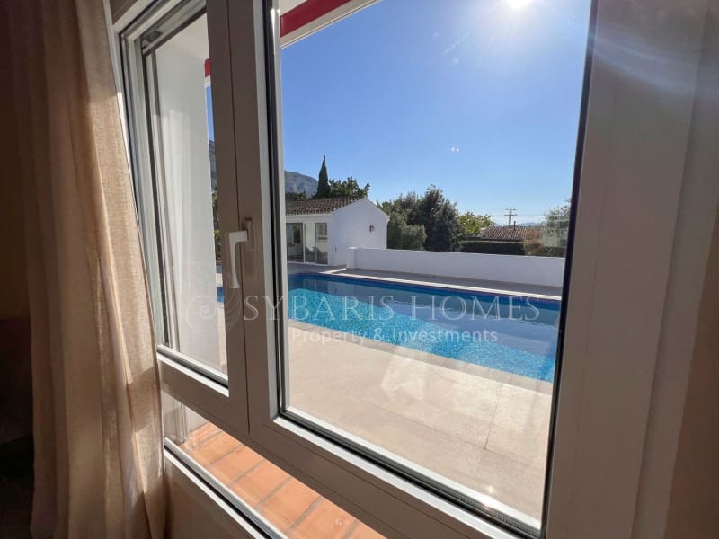 4 sypialnia Willa na sprzedaż w Denia z basenem garażem - 1 390 000 € (Ref: 9037032)