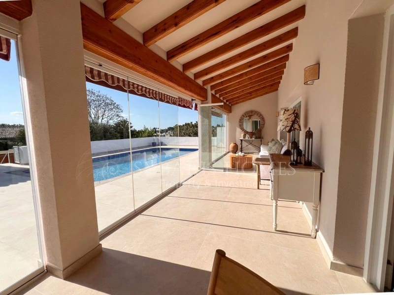 4 sypialnia Willa na sprzedaż w Denia z basenem garażem - 1 390 000 € (Ref: 9037032)