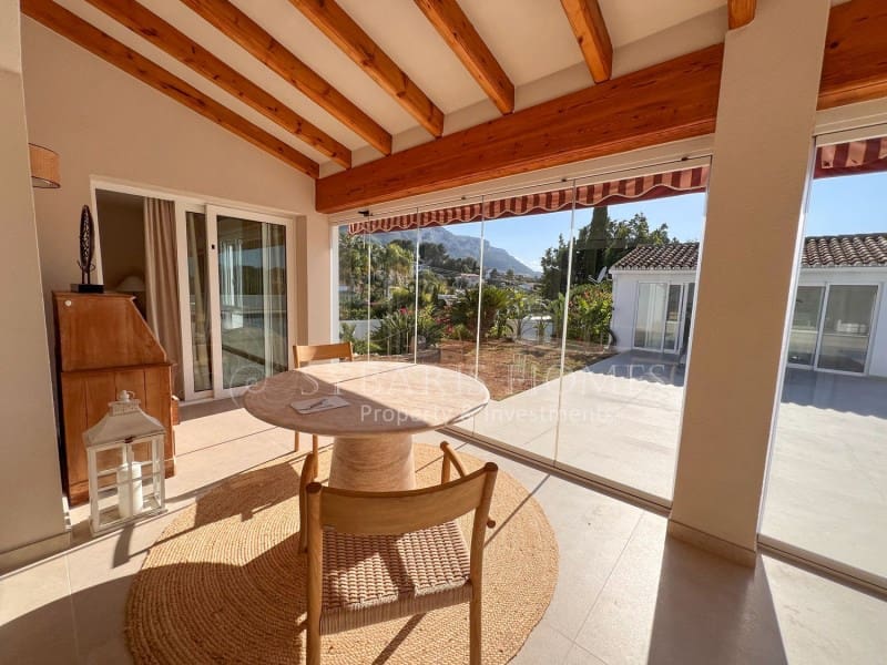 4 sypialnia Willa na sprzedaż w Denia z basenem garażem - 1 390 000 € (Ref: 9037032)