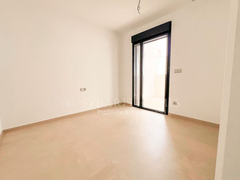 2 soverom Leilighet til salgs i Denia med svømmebasseng garasje - € 759 000 (Ref: 9073618)