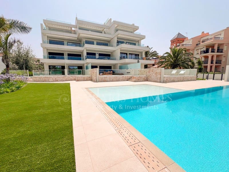 2 soverom Leilighet til salgs i Denia med svømmebasseng garasje - € 759 000 (Ref: 9073618)