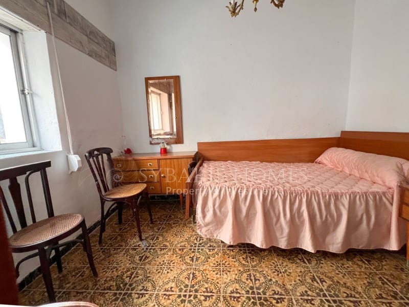 5 soveværelse Byhus til salg i Benidoleig - € 160.000 (Ref: 9095522)