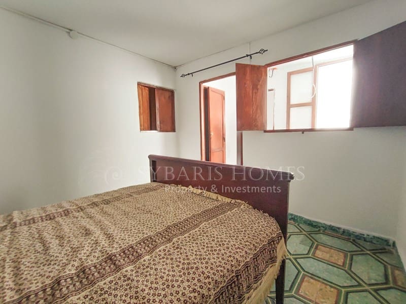 5 soveværelse Byhus til salg i Benidoleig - € 160.000 (Ref: 9095522)