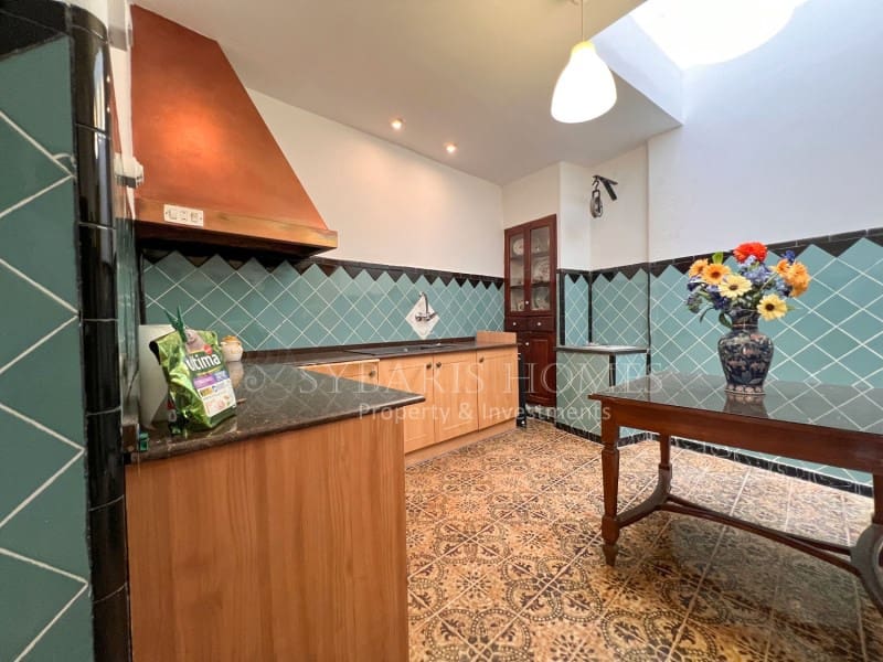 5 soveværelse Byhus til salg i Benidoleig - € 160.000 (Ref: 9095522)