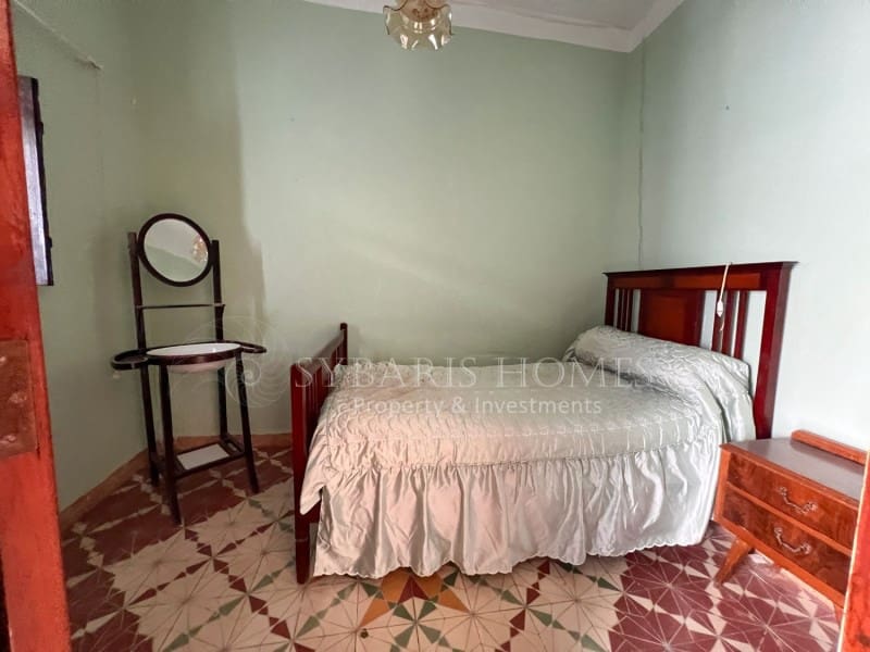 5 soveværelse Byhus til salg i Benidoleig - € 160.000 (Ref: 9095522)