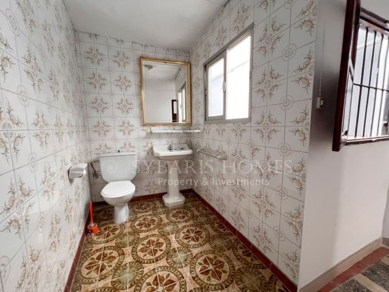 5 soveværelse Byhus til salg i Benidoleig - € 160.000 (Ref: 9095522)