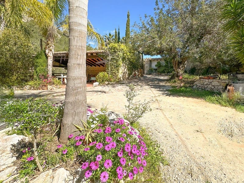 4 soveværelse Finca/Landehus til salg i Jalon / Xalo - € 1.600.000 (Ref: 9106772)