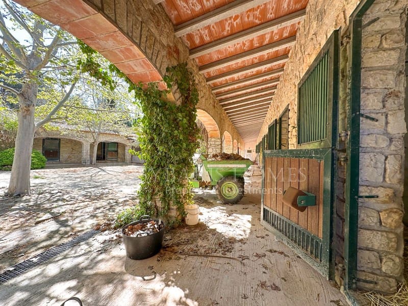 4 soveværelse Finca/Landehus til salg i Jalon / Xalo - € 1.600.000 (Ref: 9106772)