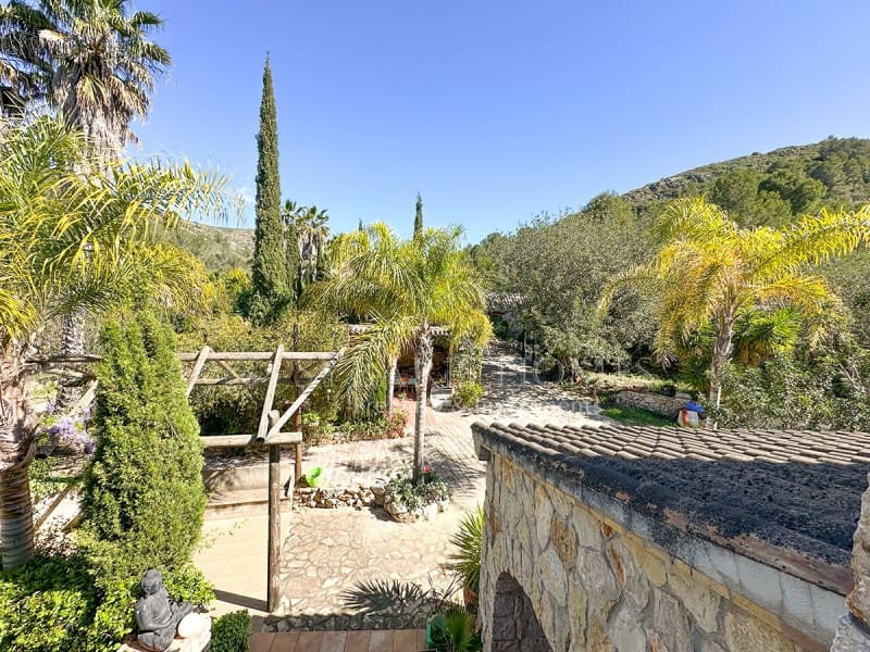 4 soveværelse Finca/Landehus til salg i Jalon / Xalo - € 1.600.000 (Ref: 9106772)