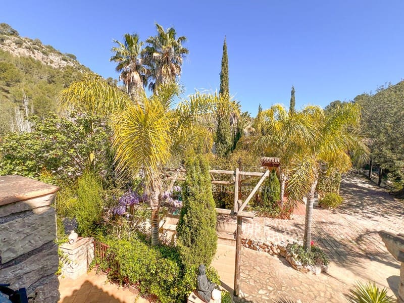 4 soveværelse Finca/Landehus til salg i Jalon / Xalo - € 1.600.000 (Ref: 9106772)