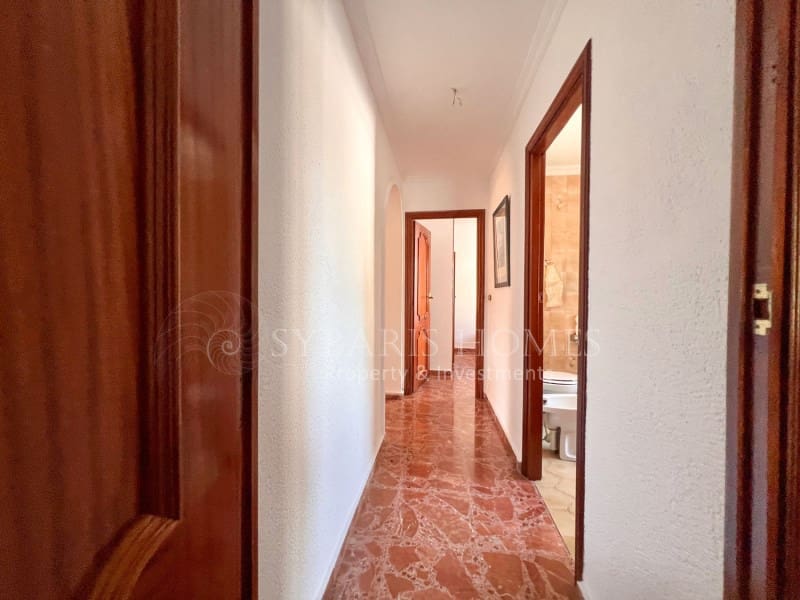 6 soveværelse Villa til salg i Orba med swimmingpool garage - € 690.000 (Ref: 9129958)