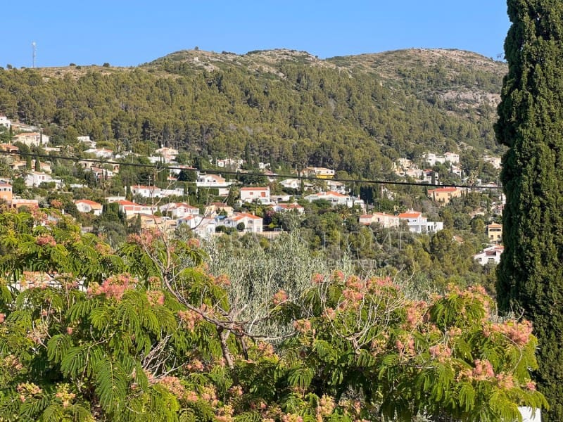 6 soveværelse Villa til salg i Orba med swimmingpool garage - € 690.000 (Ref: 9129958)