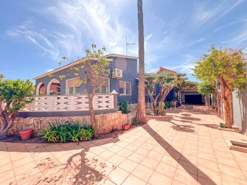 3 soverom Villa til salgs i Denia med svømmebasseng garasje - € 899 000 (Ref: 9218581)