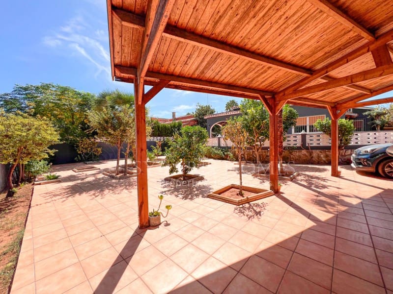 3 soverom Villa til salgs i Denia med svømmebasseng garasje - € 899 000 (Ref: 9218581)