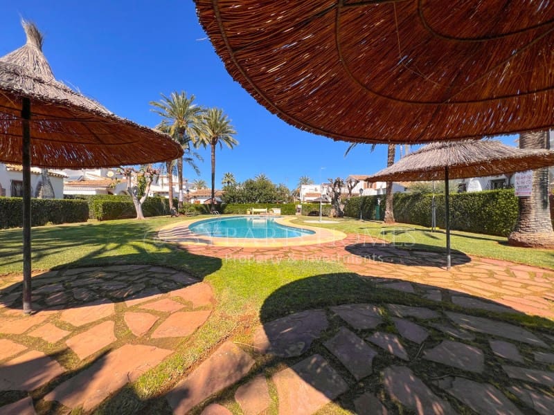 1 soverom Bungalow til salgs i Denia med svømmebasseng garasje - € 262 000 (Ref: 9239838)