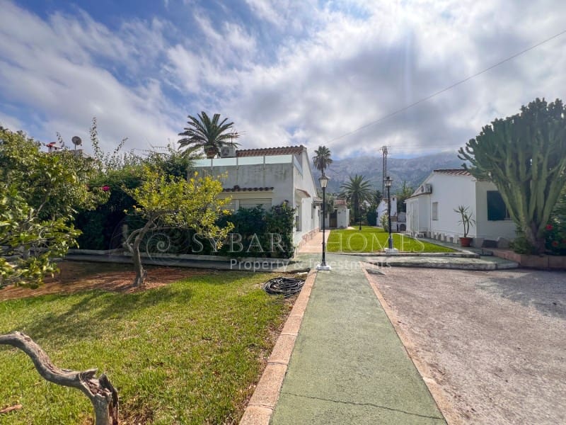 Bungalow de 3 habitaciones en Dénia en venta con piscina - 299.900 € (Ref: 9255494)