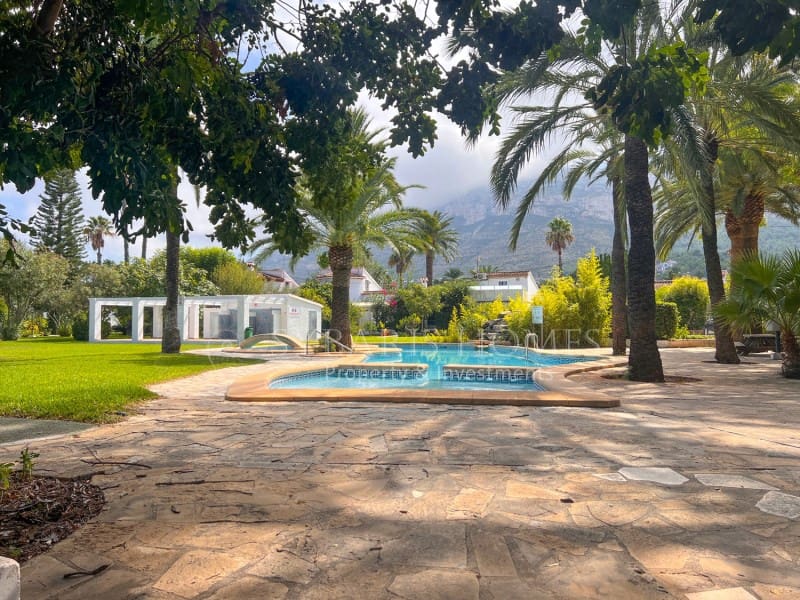 Bungalow de 3 habitaciones en Dénia en venta con piscina - 299.900 € (Ref: 9255494)