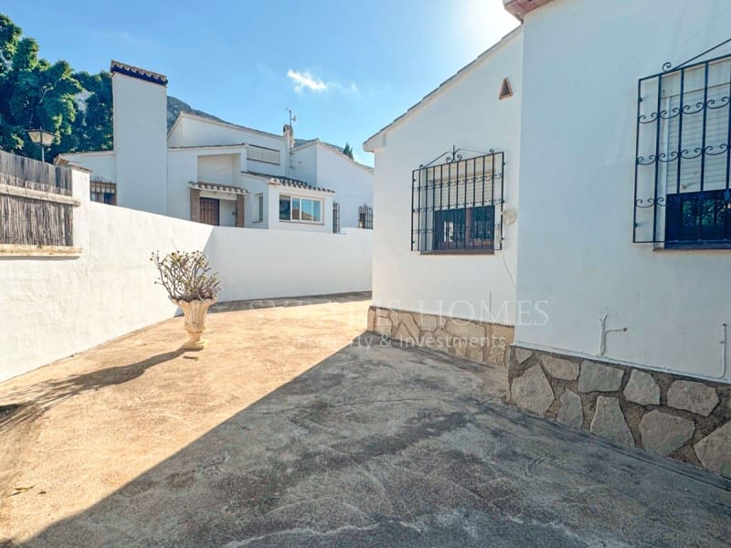 3 sovrum Villa till salu i Denia med pool garage - 490 000 € (Ref: 9264708)