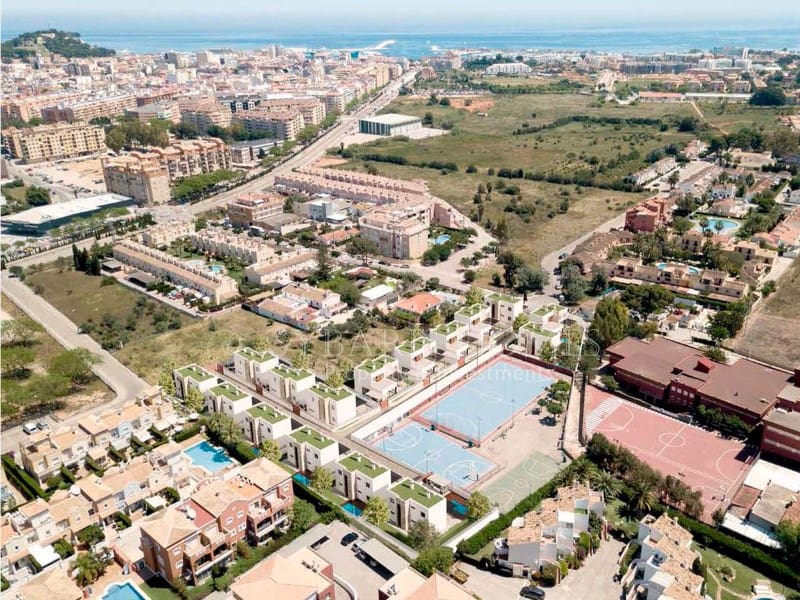3 sypialnia Willa na sprzedaż w Denia z basenem garażem - 660 000 € (Ref: 9576535)