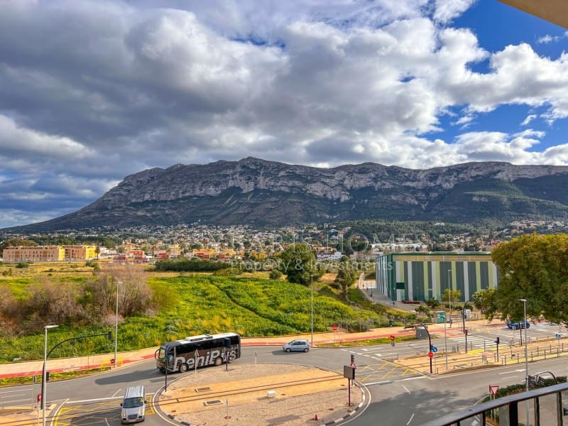 Apartamento de 3 habitaciones en Dénia en venta con garaje - 367.000 € (Ref: 9576536)