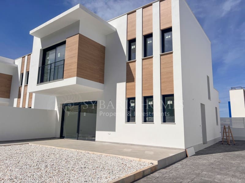 3 sypialnia Willa na sprzedaż w Denia z basenem garażem - 675 000 € (Ref: 9679695)